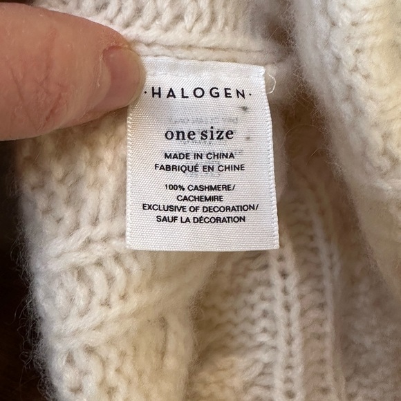 🌟HP🌟NWOT Cream 100% Cashmere Cable Knit Cuffed Faux Fur Pom Beanie by Halogen - Picture 8 of 8